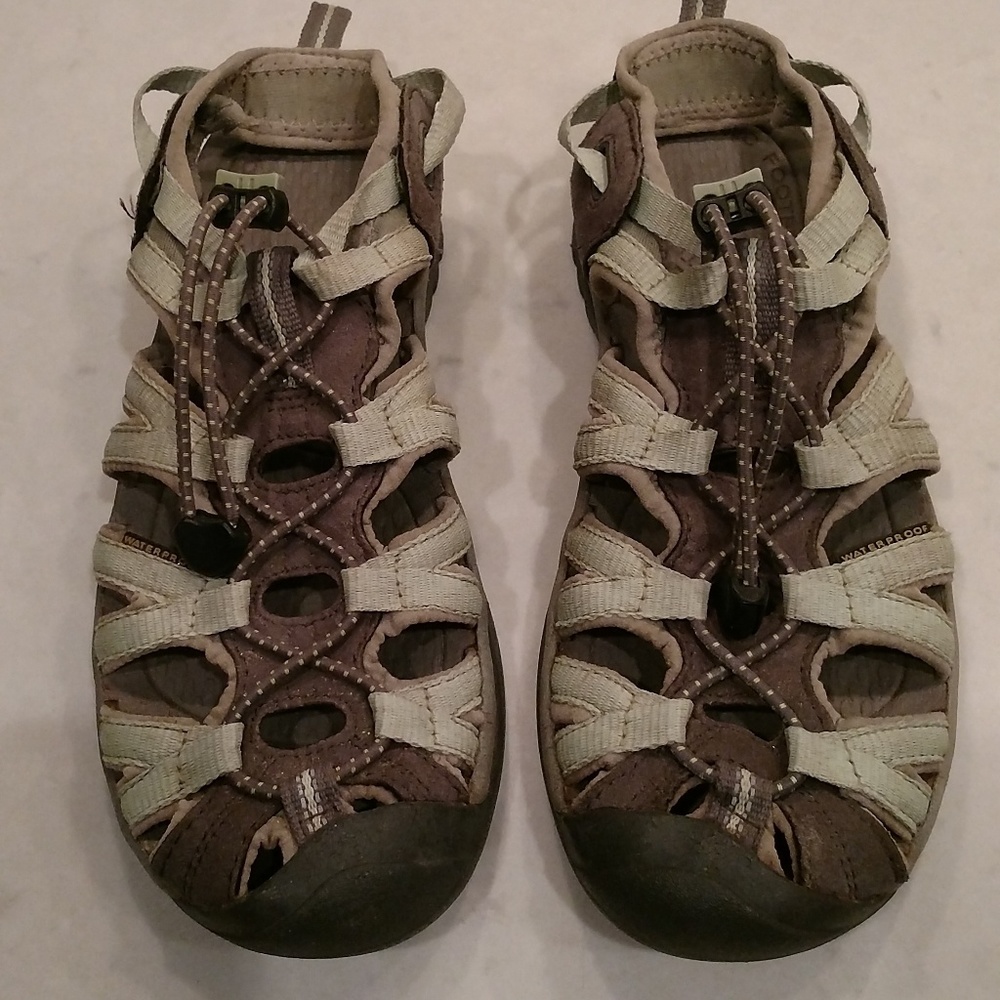 Keen size 7 waterproof shoes